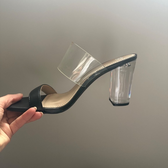 Black sandal with clear heel - Picture 2 of 2
